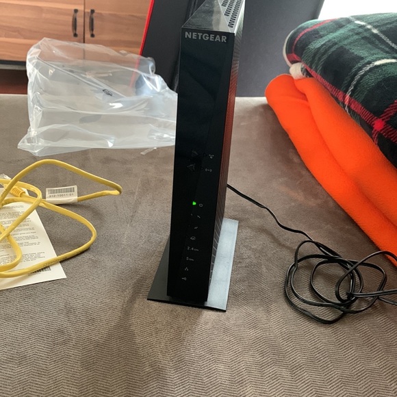 Netgear AC1750 gently used router - Picture 3 of 4